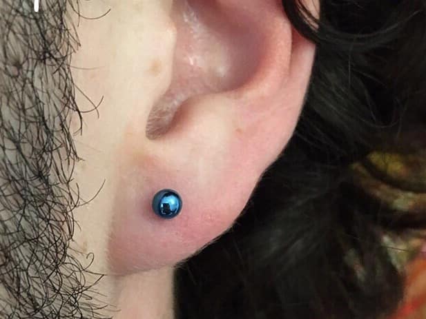 16 gauge ear lobe piercing