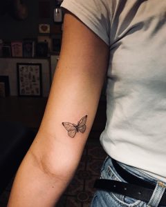 Cute small tattoo designs and ideas for girls 17