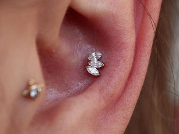 conch cartilage piercing