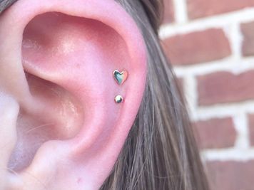 ear double cartilage piercing