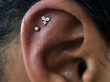 jewellery double cartilage piercing