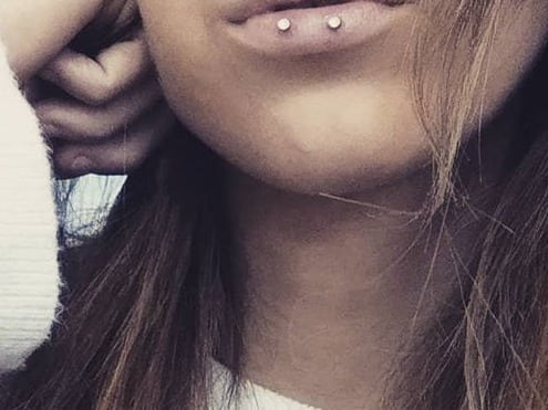 lip piercing horizontal