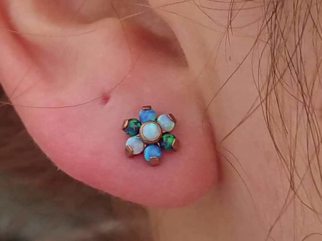 new style ear lobe piercing