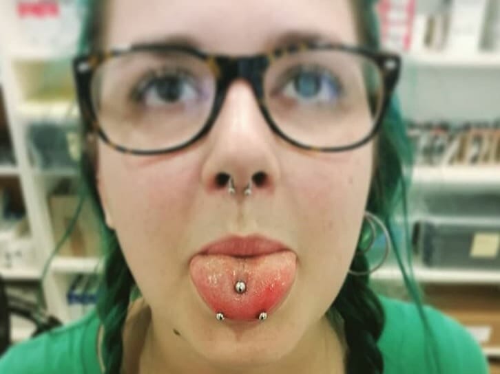 tongue piercing pain