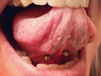 under tongue piercing web