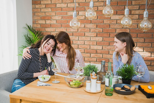 Ideas to Have Fun at Dinner Get-together with Friends