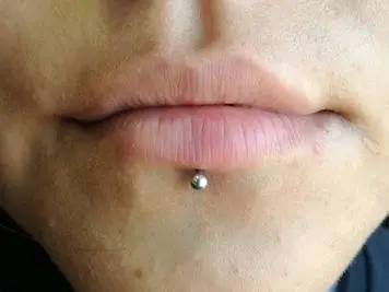what is labret piercing